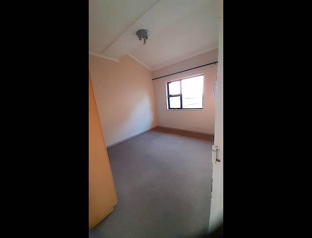 1 BEDROOM APARTMENT FOR SALE IN SUNNINGHILL